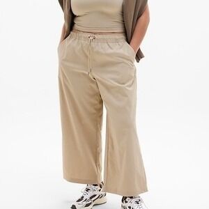 Athleta Midday Mid Rise Crop Poplin Pant Ecru Tan Wide Leg Large Gorpcore Casual